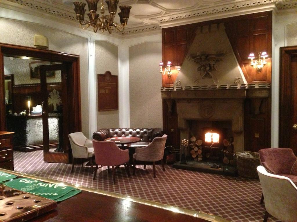 Oakwood Hall Hotel Bingley Exterior photo