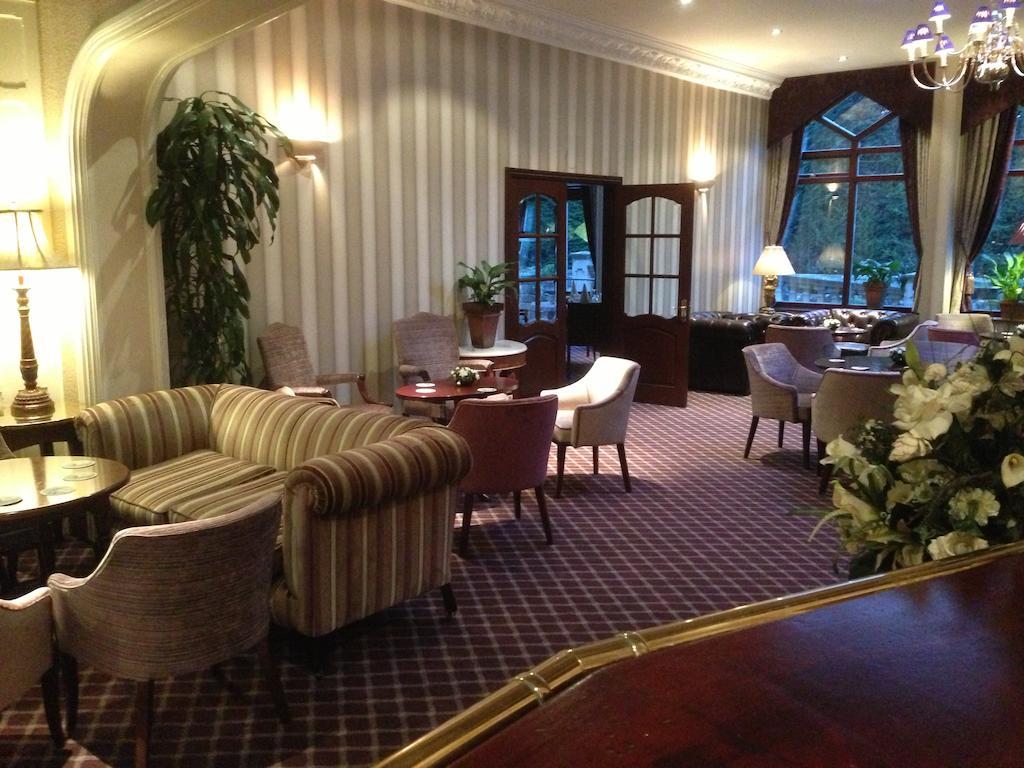 Oakwood Hall Hotel Bingley Exterior photo