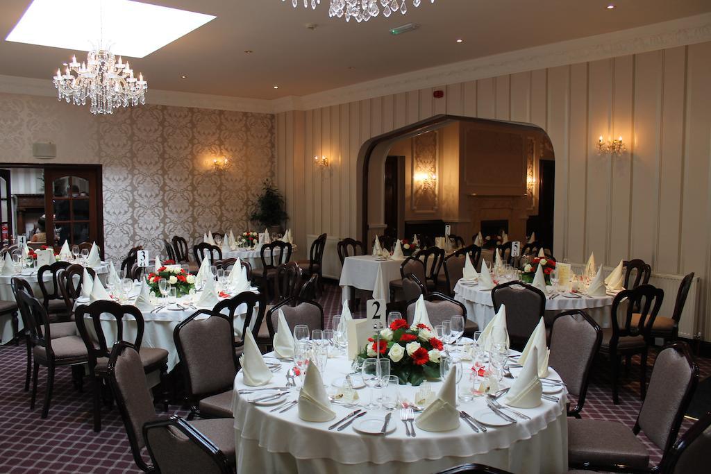 Oakwood Hall Hotel Bingley Exterior photo