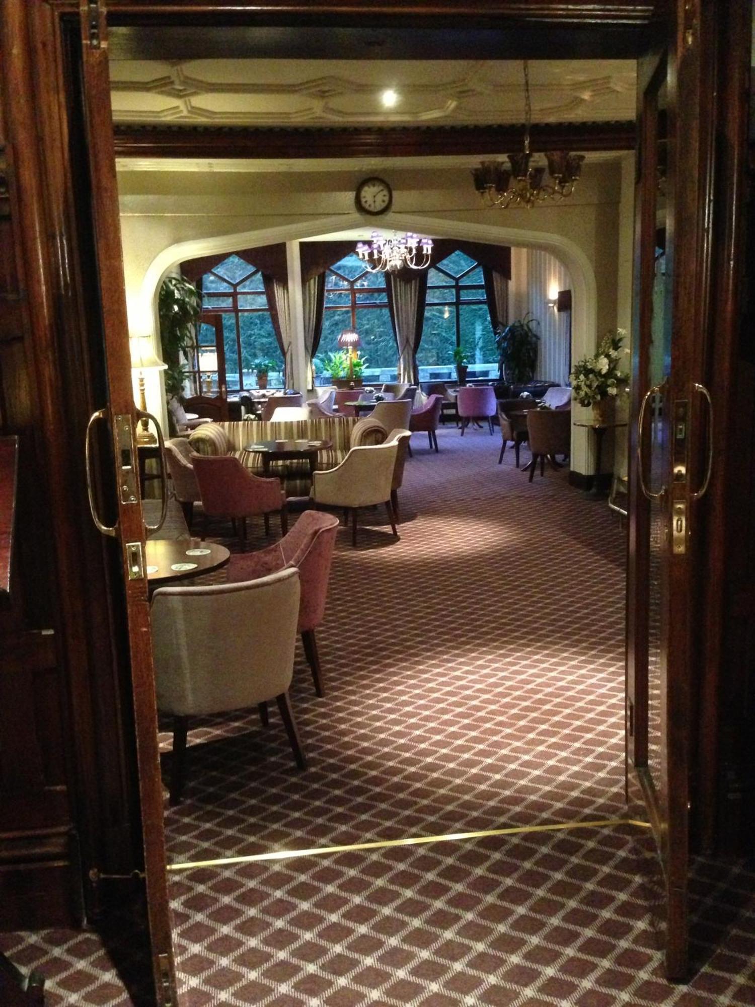 Oakwood Hall Hotel Bingley Exterior photo