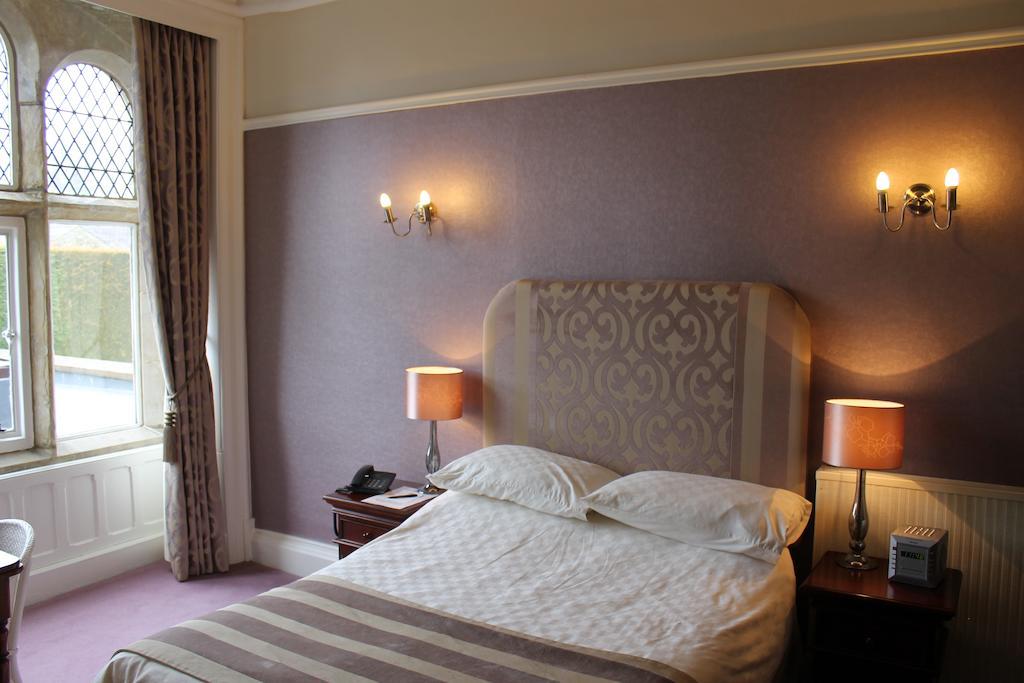 Oakwood Hall Hotel Bingley Room photo